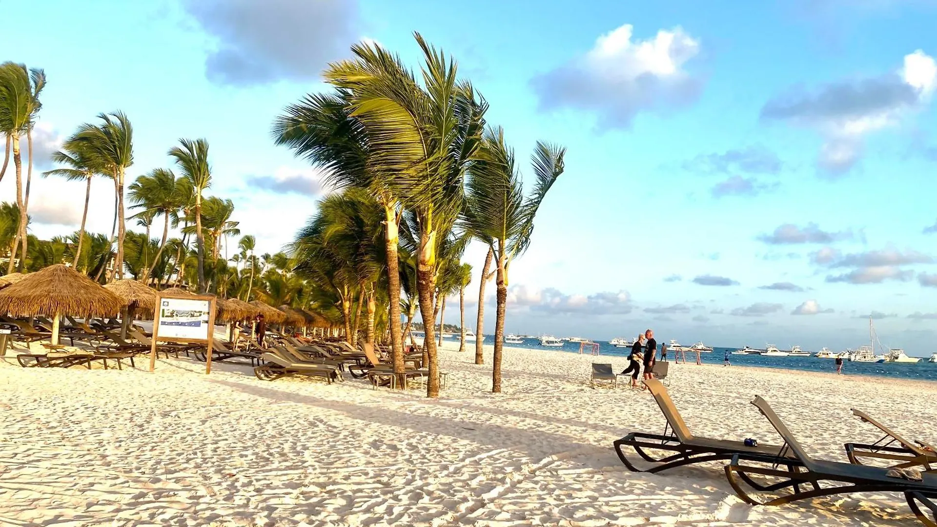 Madonna Pool Beach Los Corales Punta Cana