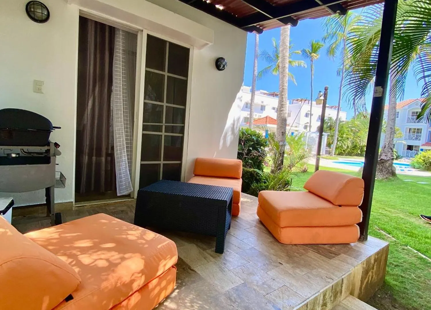 Madonna Pool Beach Los Corales location